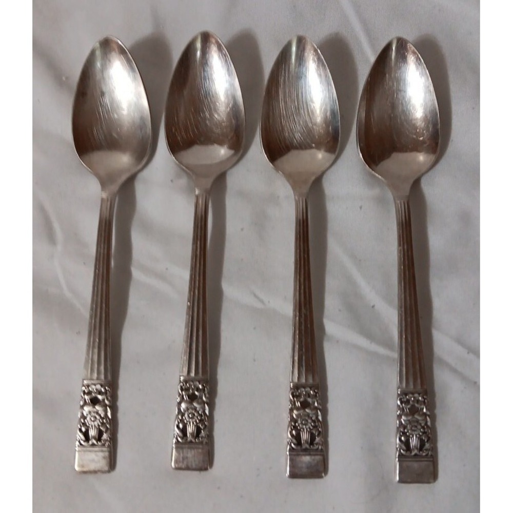Vintage Oneida Community Dinner Spoons 4 Silver‎ Plate Coronation READ
